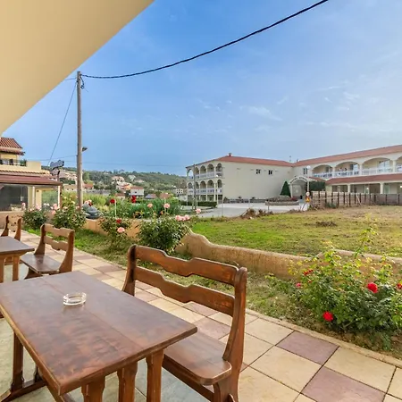 Kosmos St7 In Agios Stefanos Apartahotel 4*