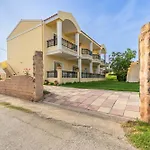 Kosmos St7 In Agios Stefanos