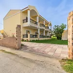 Kosmos St7 In Agios Stefanos