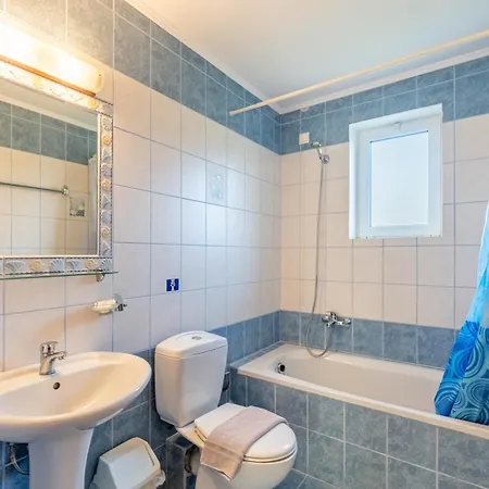 Lägenhetshotell Kosmos St7 In Agios Stefanos 4*