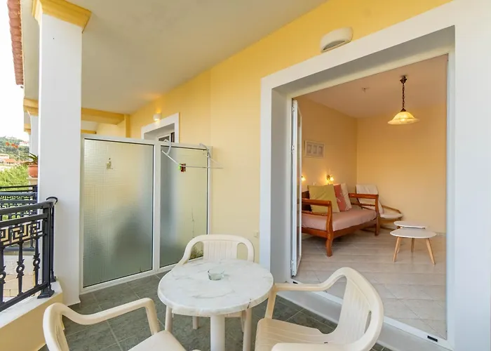 Kosmos St7 In Agios Stefanos 4*