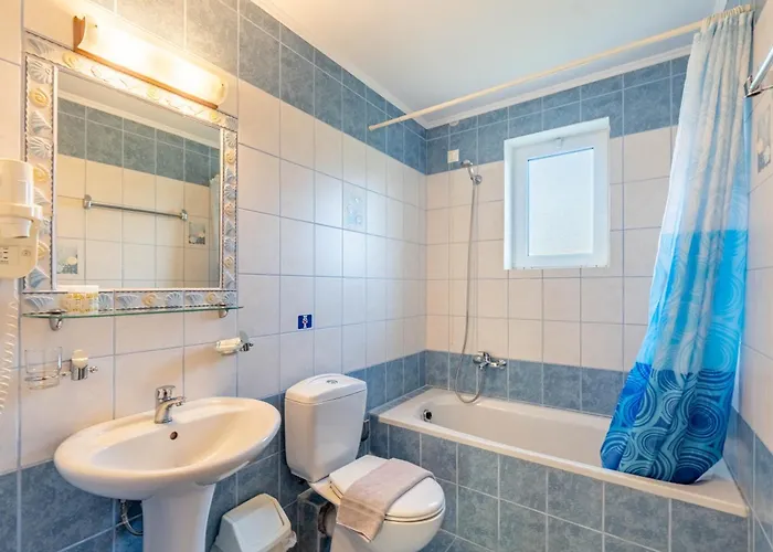 Apartmanhotel Kosmos St7 In Agios Stefanos 4*