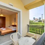 Kosmos St7 In Agios Stefanos 4*