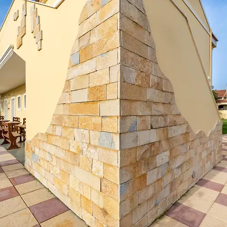 Kosmos St7 In Agios Stefanos Apart Otel